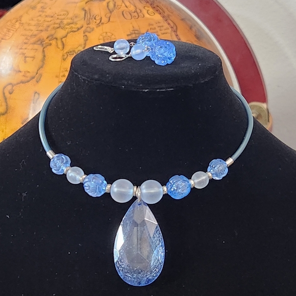 Jewelry Y2k Light Blue Carved Rose Tear Drop Pendant Choker Necklace